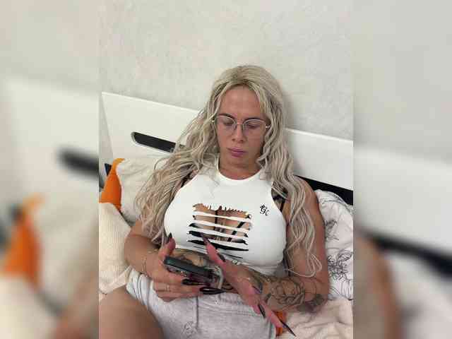HotDesire webcam