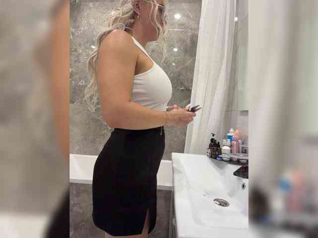 HotDesire webcam