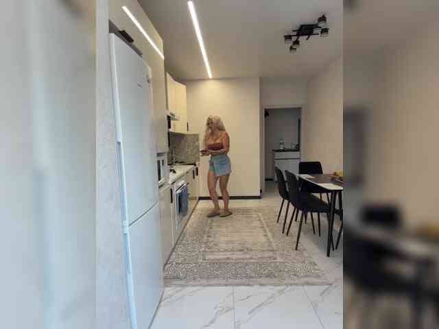 HotDesire webcam
