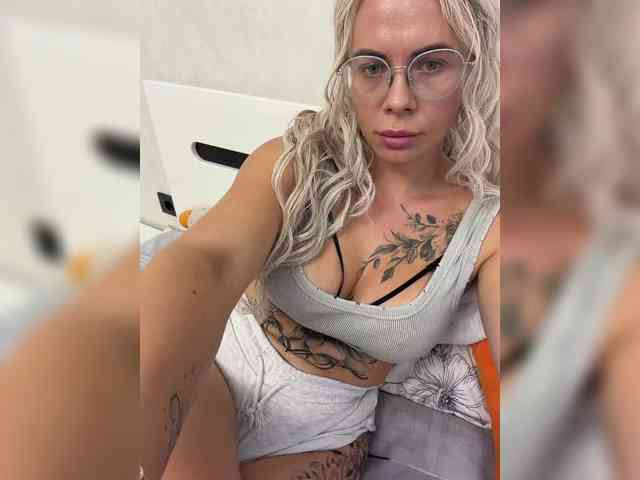 HotDesire webcam