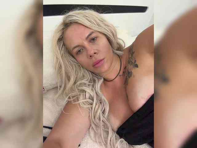 HotDesire webcam