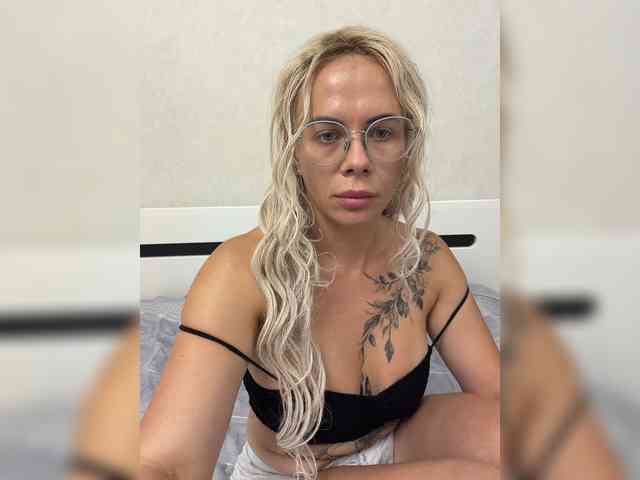 HotDesire webcam