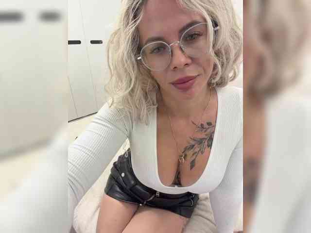 HotDesire