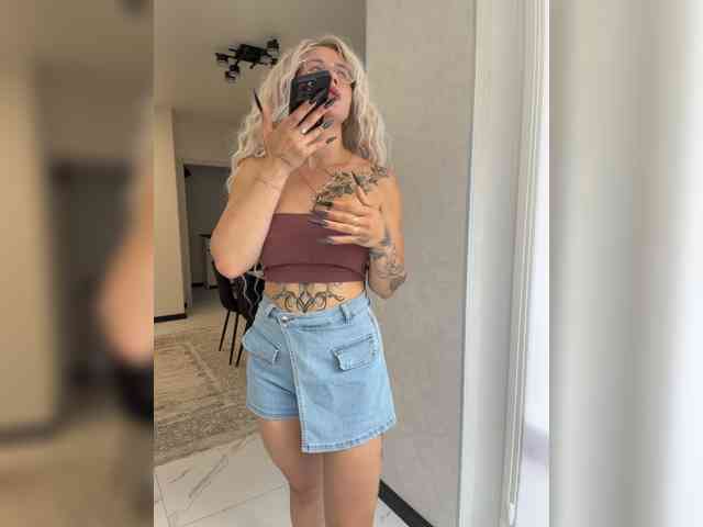 HotDesire webcam