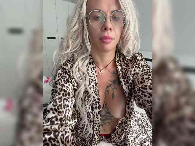 HotDesire webcam