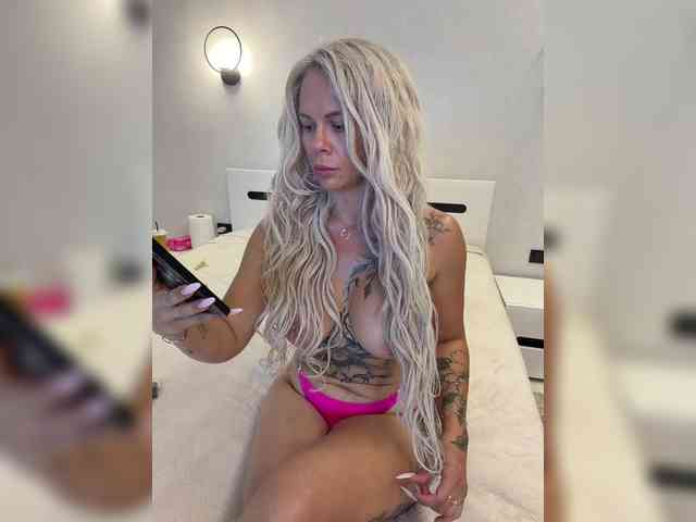 HotDesire webcam