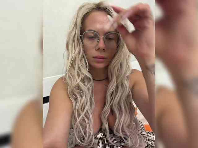 HotDesire webcam