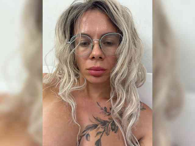 HotDesire - Girl 