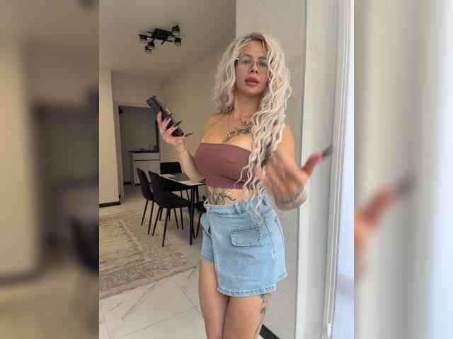 HotDesire webcam