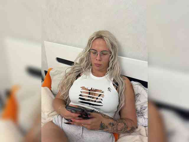 HotDesire webcam