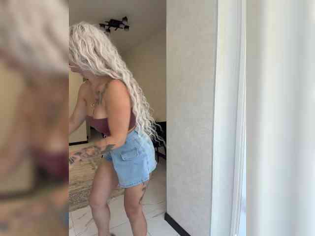 HotDesire webcam