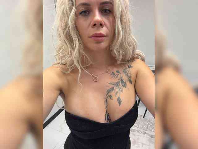 HotDesire webcam