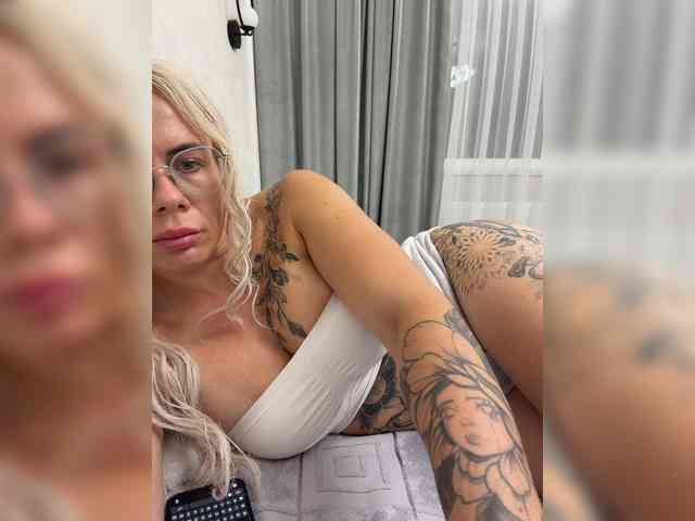 HotDesire webcam