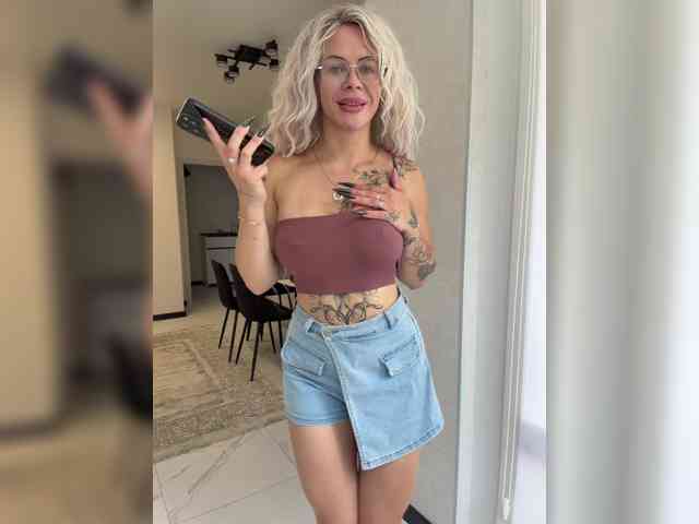 HotDesire webcam