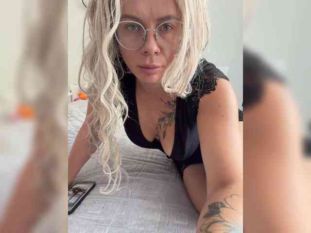 HotDesire webcam