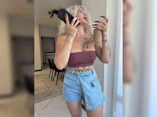 HotDesire webcam