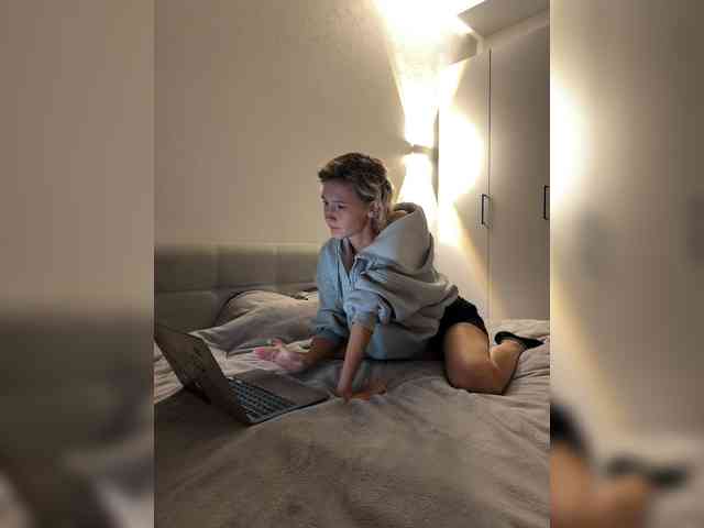 leyla2-0 webcam