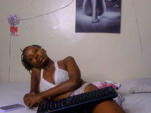 CocoPookie, en directo ahora en BongaCams