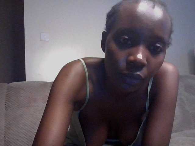 le modèle CocoPookie est en webcam porno dans un show sur le site bongacams, il possède les tags suivants: Ebony,Brunette,Trimmed