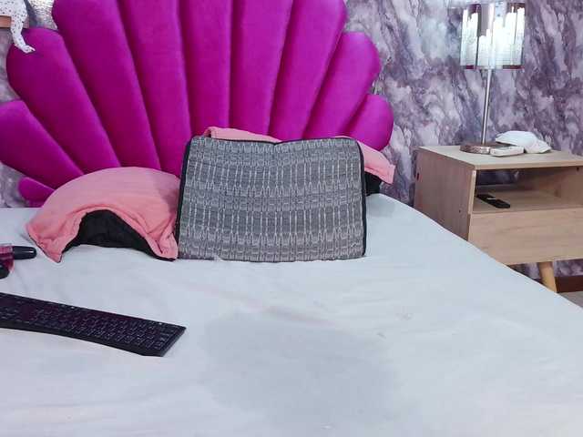 MIA-ROSES live cam on BongaCams