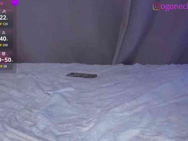 OgonEchEKKKiss webcam