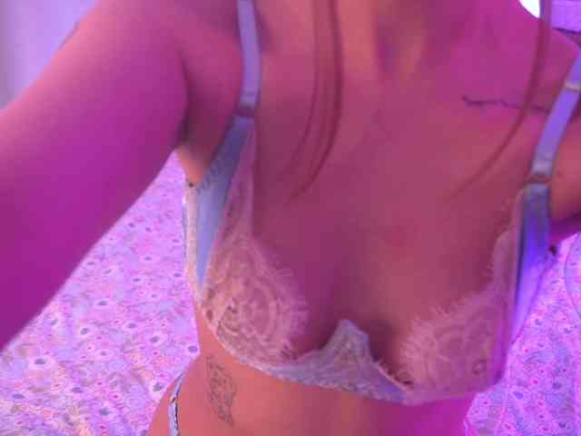 kittykissluv