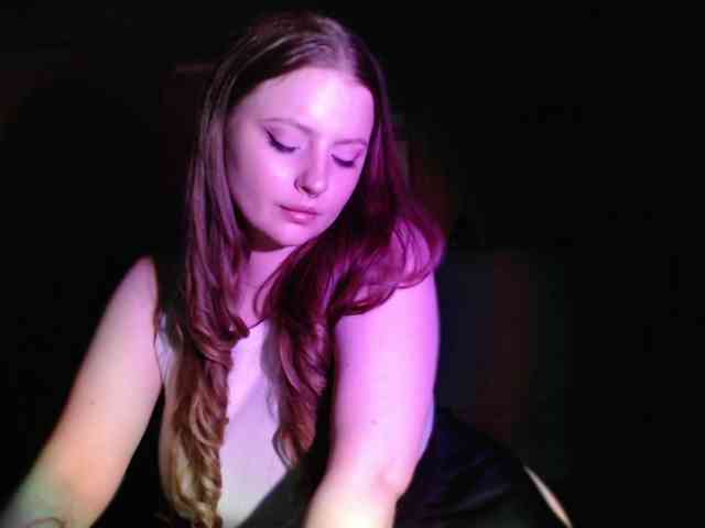 somnolent-horrns's live room