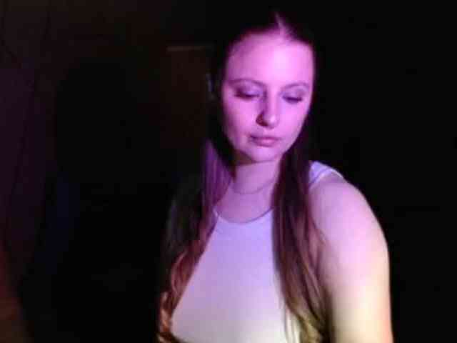 somnolent-horrns's live room