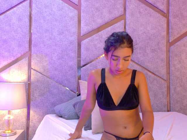 Evaa-Saenz live cam on BongaCams
