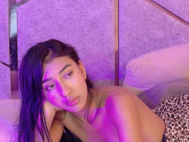 Evaa-Saenz live cam on BongaCams