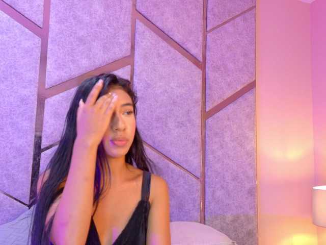 Evaa-Saenz live cam on BongaCams