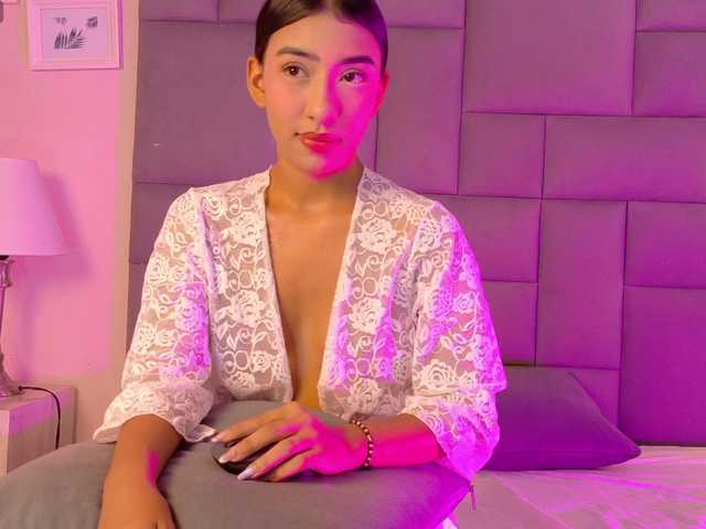 Evaa-Saenz live cam on BongaCams