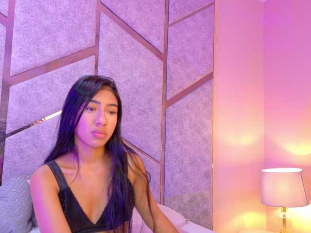Evaa-Saenz live cam on BongaCams