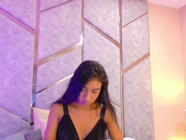 Evaa-Saenz live cam on BongaCams