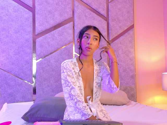 Evaa-Saenz live cam
