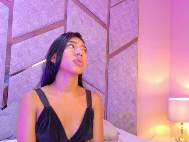 Evaa-Saenz live cam on BongaCams