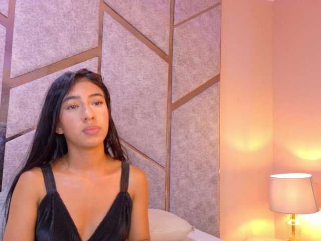 Evaa-Saenz live cam on BongaCams