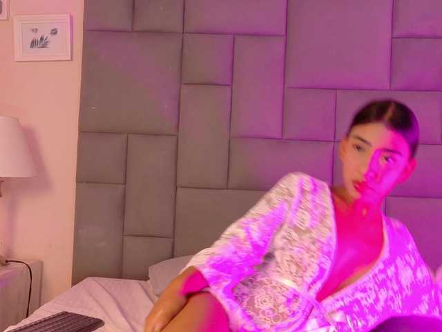 Evaa-Saenz live cam on BongaCams