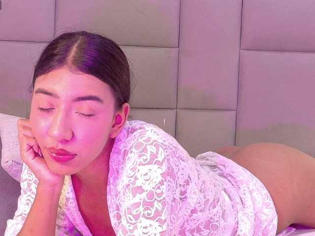 Evaa-Saenz live cam on BongaCams