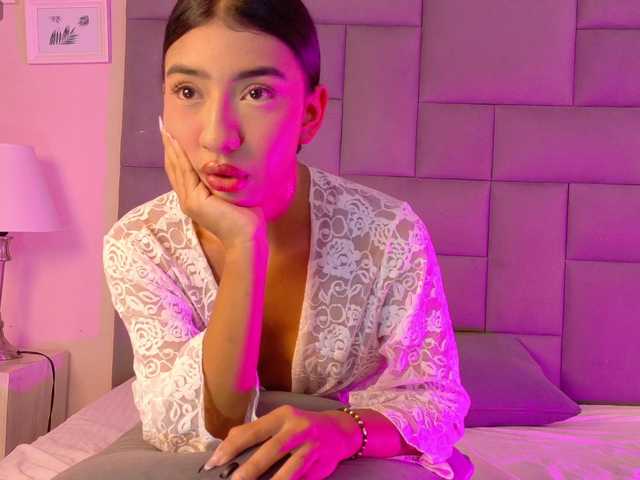 Evaa-Saenz live cam on BongaCams