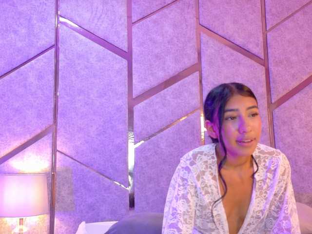 Evaa-Saenz live cam