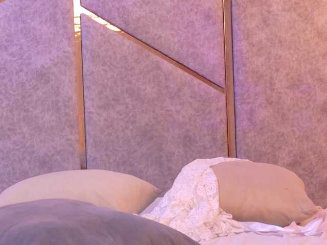 Evaa-Saenz live cam