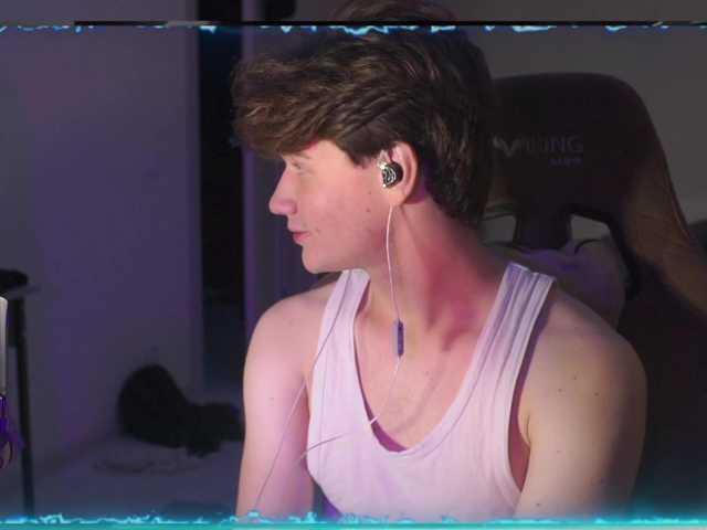DontBeeHorny live cam