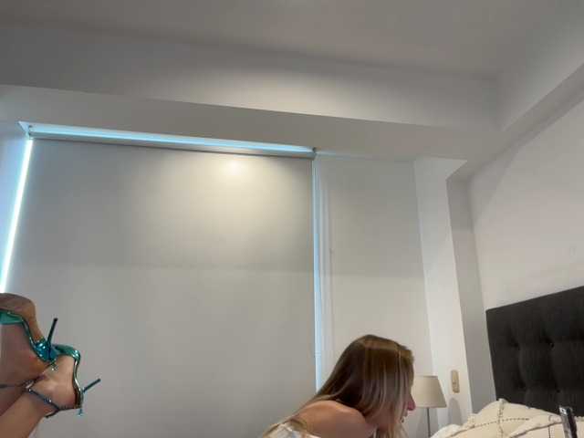 ellykeyofficial live cam on BongaCams