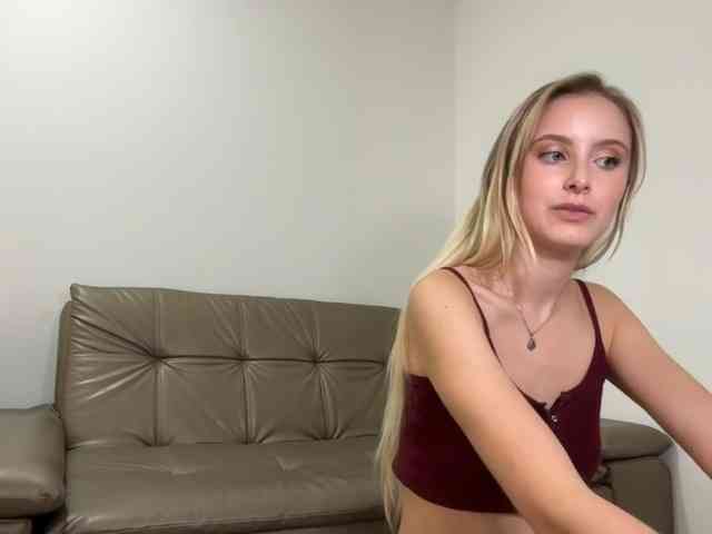 ellykeyofficial webcam