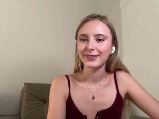 ellykeyofficial webcam