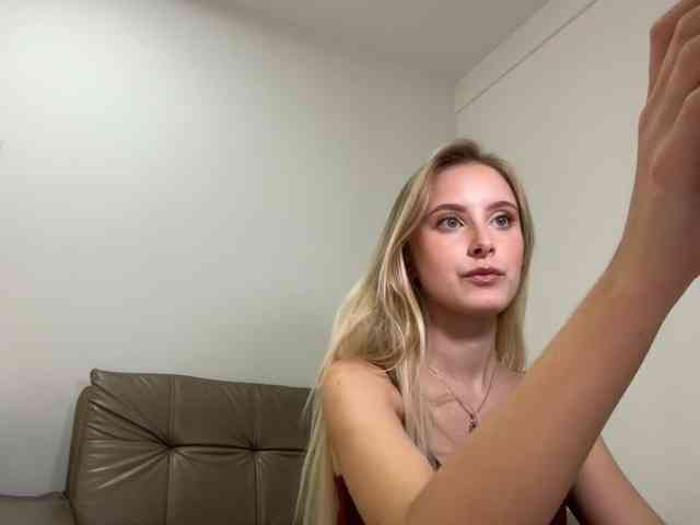 ellykeyofficial webcam