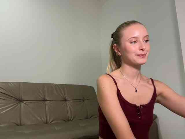 ellykeyofficial Live Webcam on BongaCams