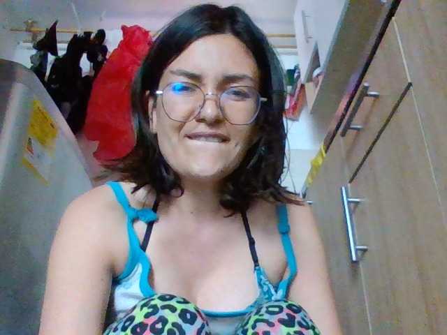Princessbella93 live cam on BongaCams