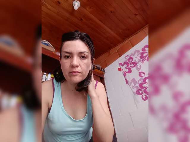 Princessbella93 live cam on BongaCams